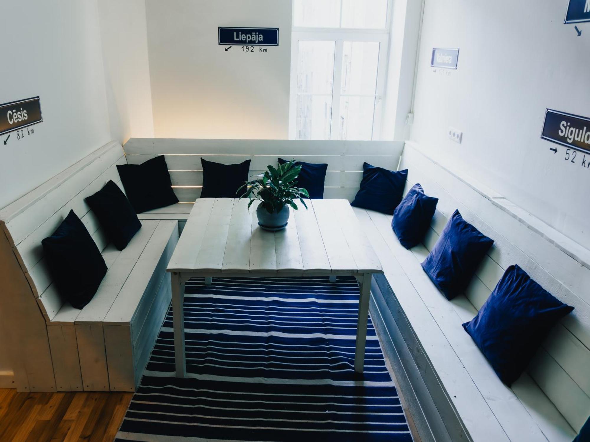 Lighthouse Hostel & Rooms Riga Exterior photo